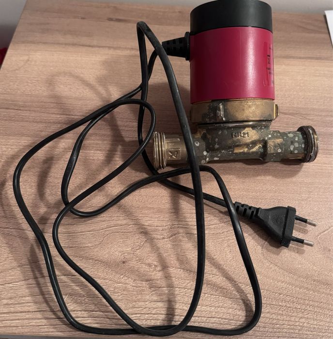 Чисто нова помпа за рециркулация на гореща вода Grundfos UP15-14 BX PM