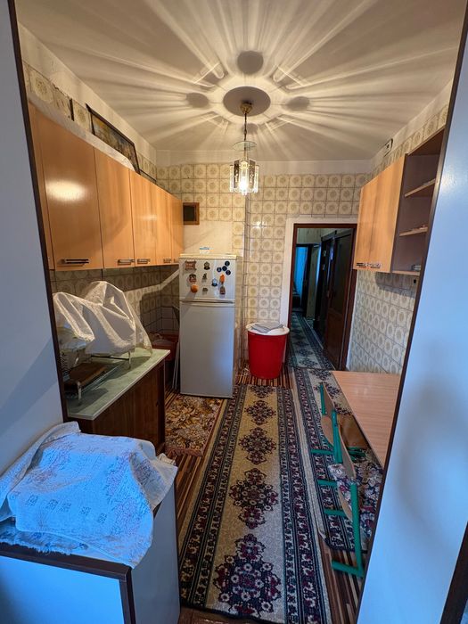 !! Уй сотилади 3хонали !!