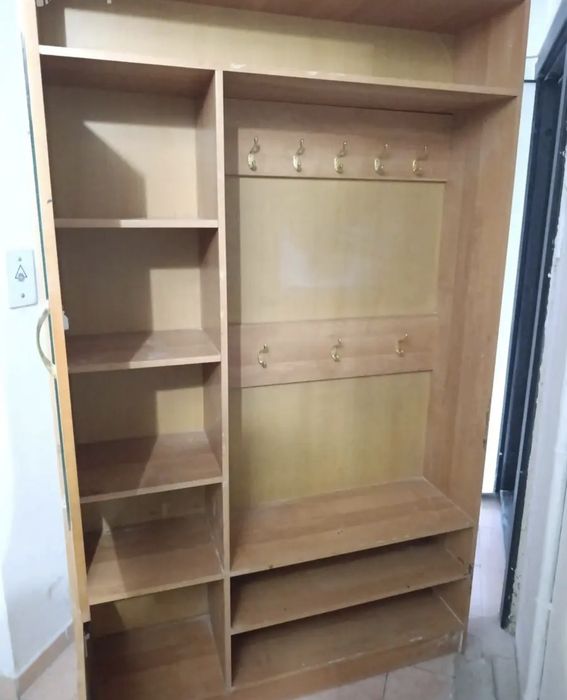 Продам прихожку б/у в іолидор