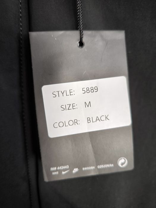 Зимняя куртка размер М .