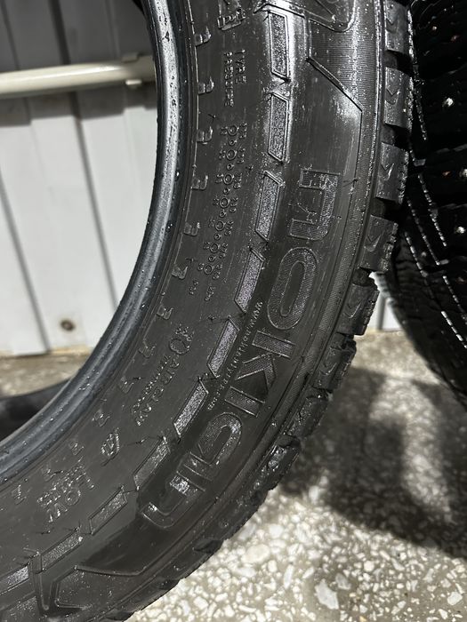 Комплект шипованных шин