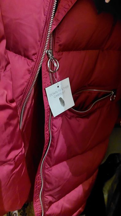 Зимняя куртка цвета марсала