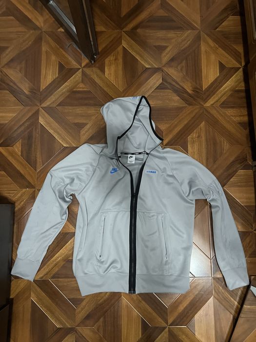 Hanorac nike airmax marimea L si M