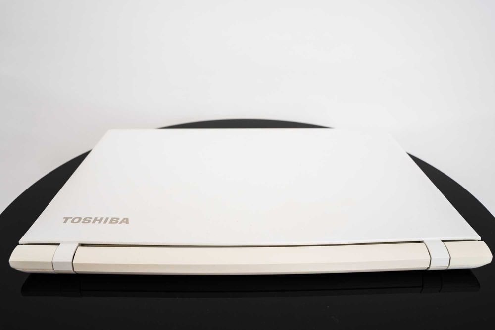 Toshiba Satellite C55-C-142 - Intel Core i3, 4 GB RAM, 1TB HDD