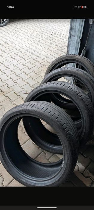Set 4 anvelope de vară Bridgestone 235 40 R19