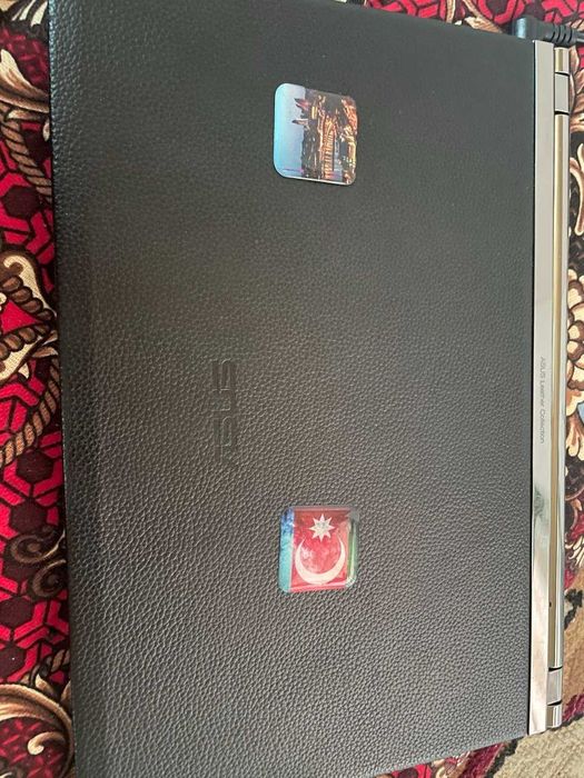 Asus Noutbuk juda chiroyli saqlangan