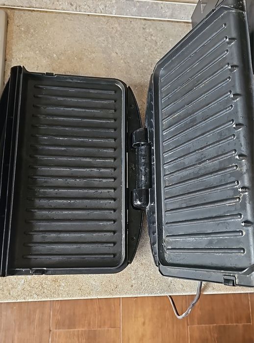 Grill electric GRATAR  Russel hobbs