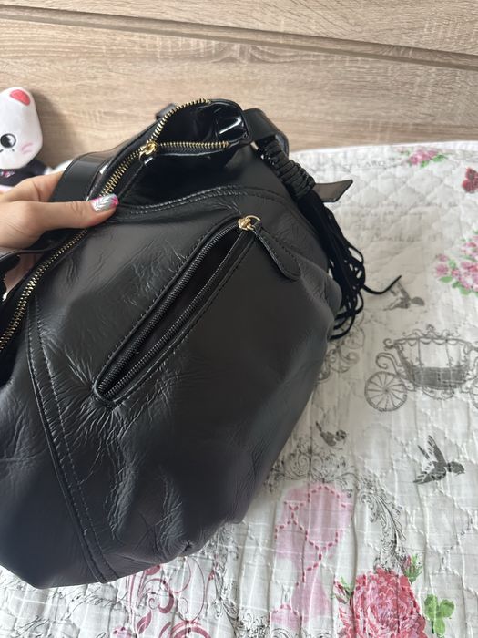 Нова черна средна чанта +подарък