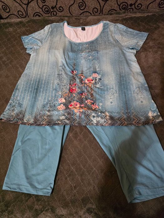 Vand 4 seturi tricou cu pantalon 3/4 de vara, 2XL (48)