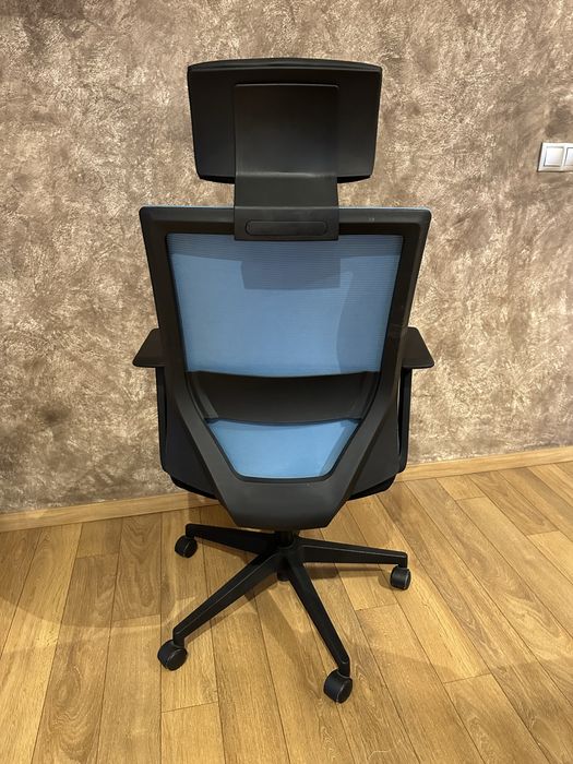 Ергономичен офис стол