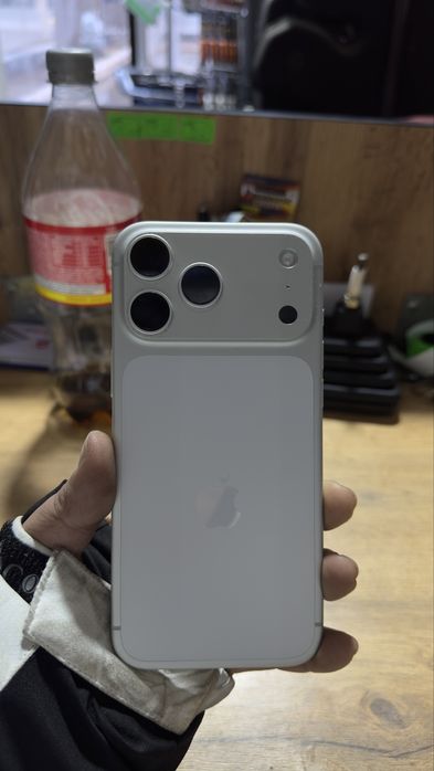 Iphone 17 Pro Max SILVER