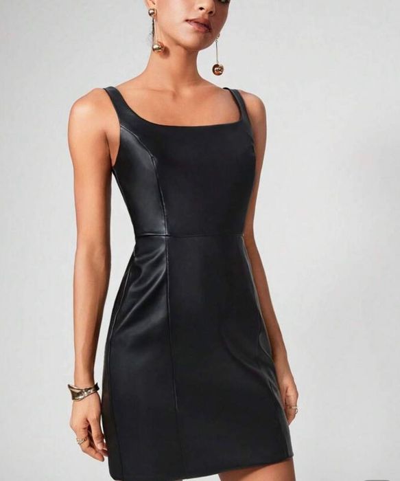 Къса Кожена рокля