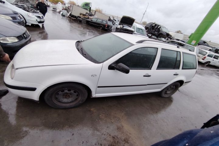 Oglinda stanga Volkswagen VW Golf 2002 1.9 TDI MT (90 hp)