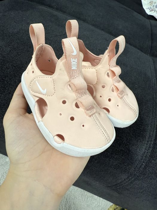 Vand adidasi , sandale fetita