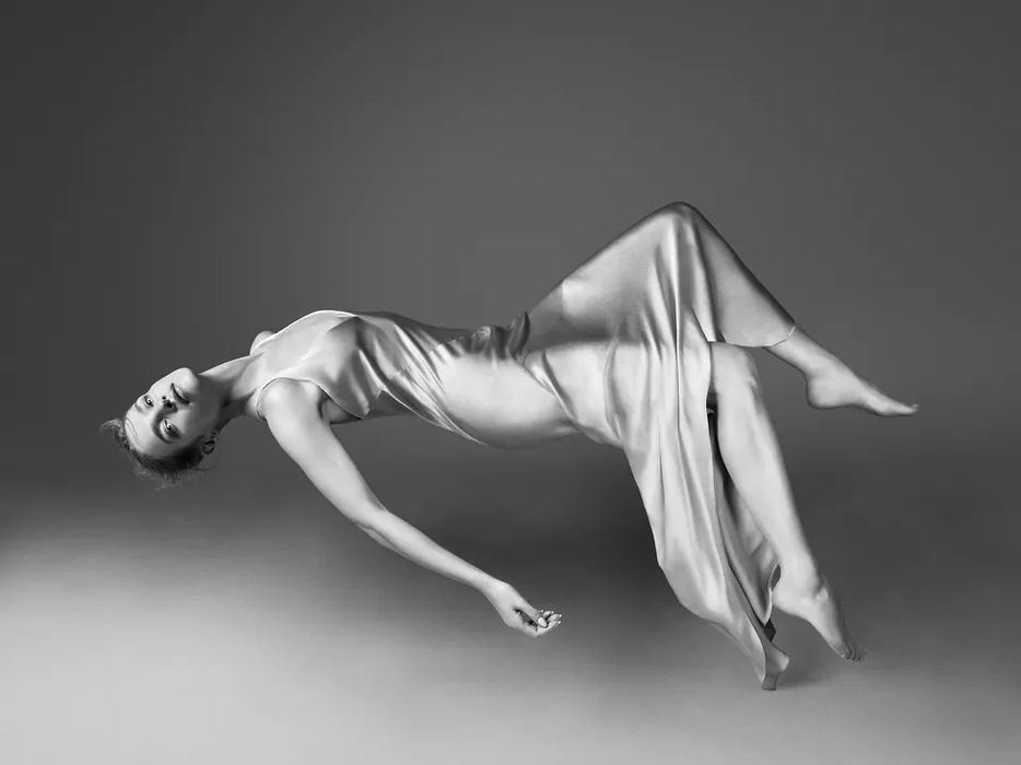 Rochie satinata Narciso Rodriguez capsule edition