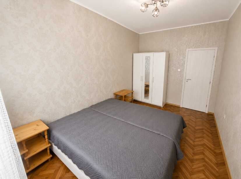 Дава се под наем Тристаен апартамент в София, Света Троица - 70 кв.м за 649 € - Снимка #4