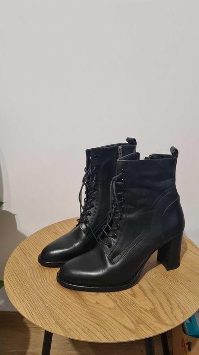 Дамски черни ботуши