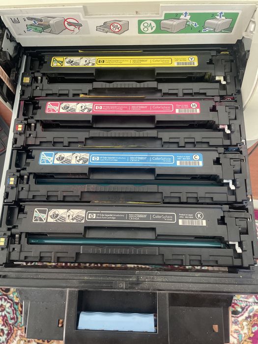 Продам принтер HP Color Jet CP1215