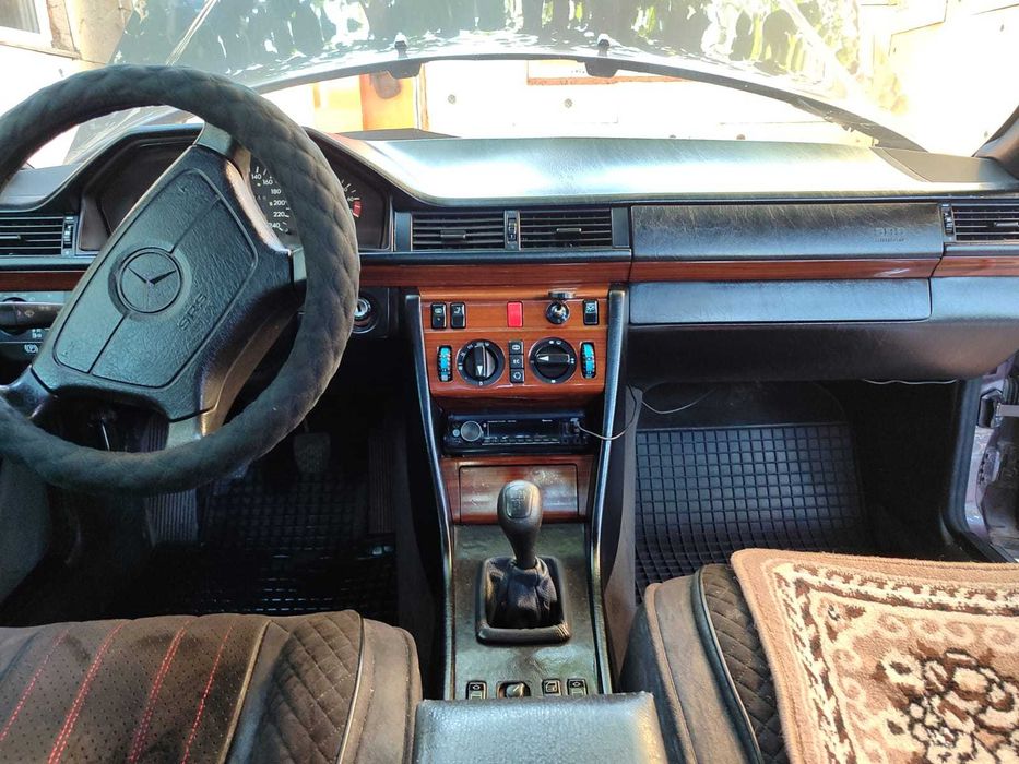 Мерседес 124 Е220