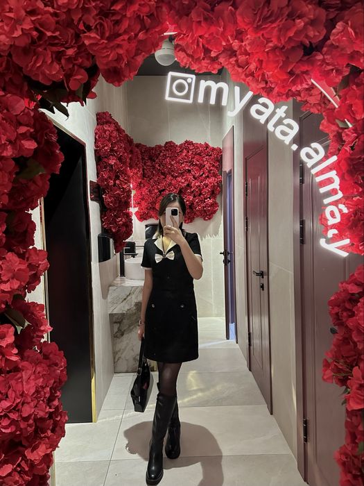 Платье от бренда Lichi