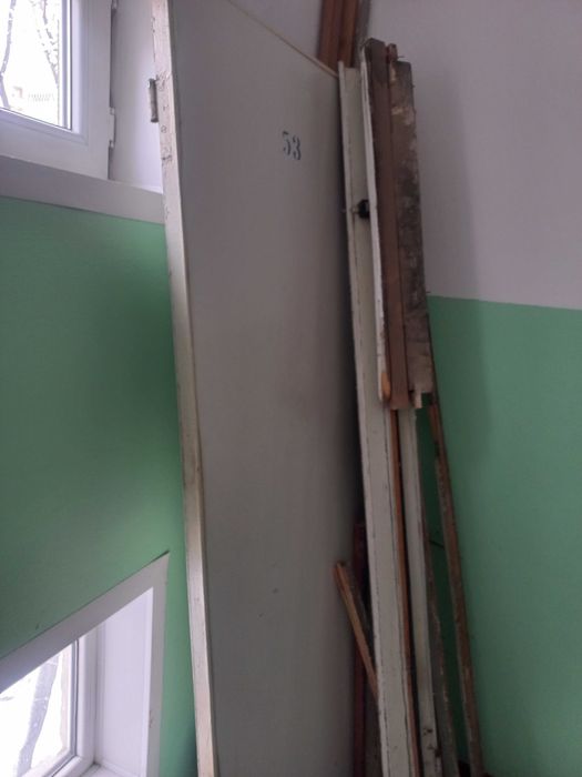 Дверь деревянная