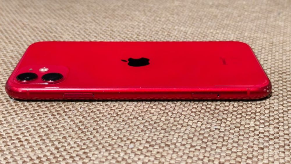 iPhone 11 64GB RED