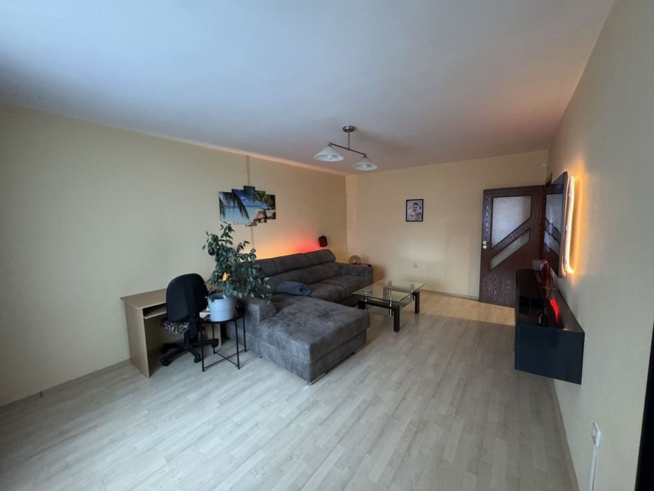 Продава се Двустаен апартамент в София, Люлин 6 - 75 кв.м за 2214 €/кв.м - Снимка #2