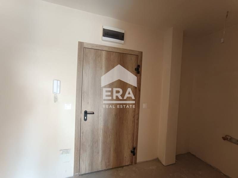 Продава се Двустаен апартамент в Варна, Изгрев - 78 кв.м за 903 €/кв.м - Снимка #4