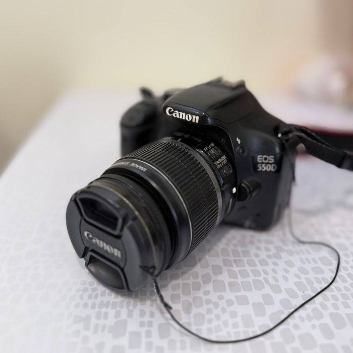 Продам Фотоаппарат Canon EOS 550D