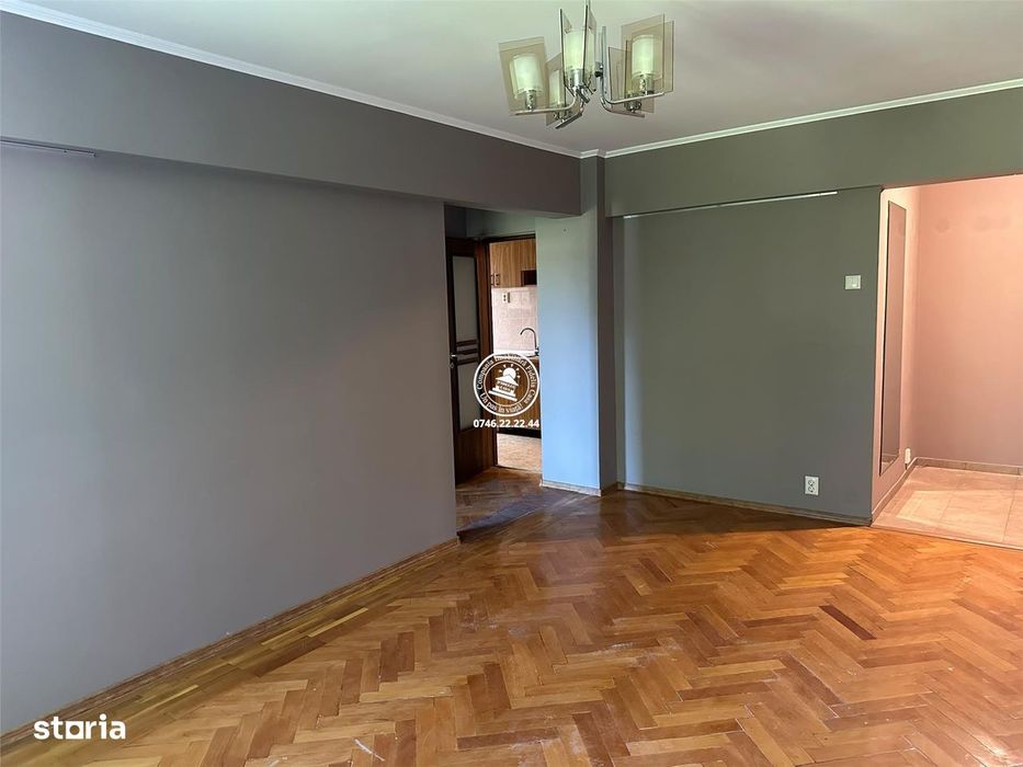 Apartament 3 camere de vanzare, semidecomandat, etaj intermediar, bloc — fotografia 3