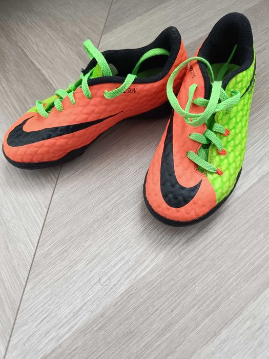 Детски обувки  за футбол nike