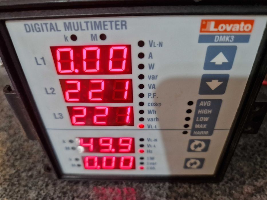 Centrala electrica masura parametrii electrici LOVATO DMK22 Voltmetru
