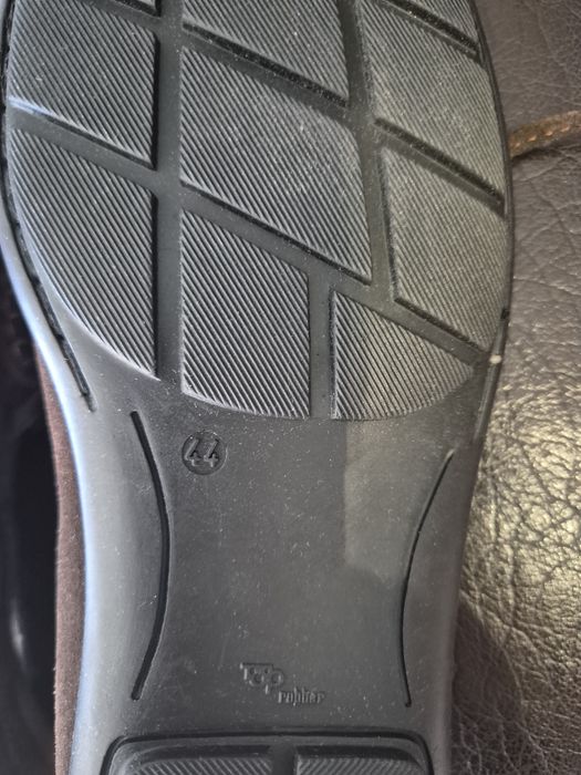 Мъжки обувки от естествен велур