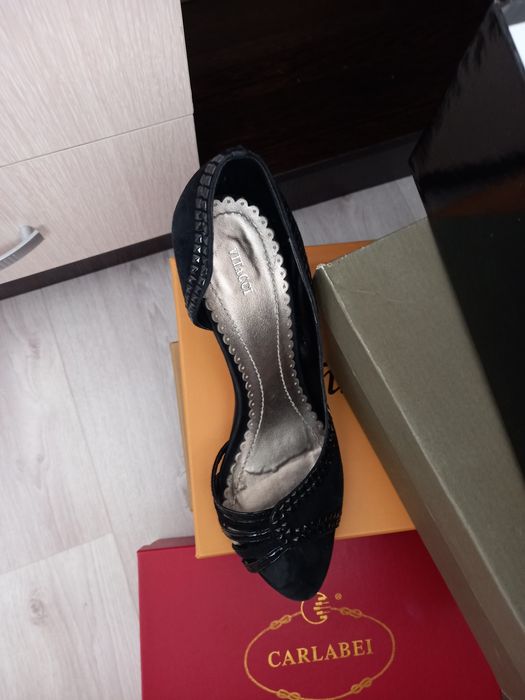 Продам туфли босоножки