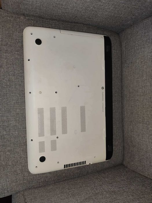 Laptop HP Pavilion 226, 17Inch, Amd, 8Gb Ram, ssd nou, baterie noua!