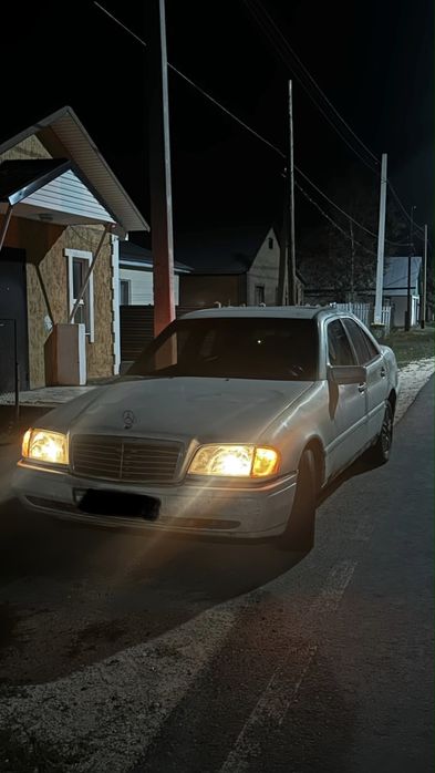 Продам мерседес С 180 W202
