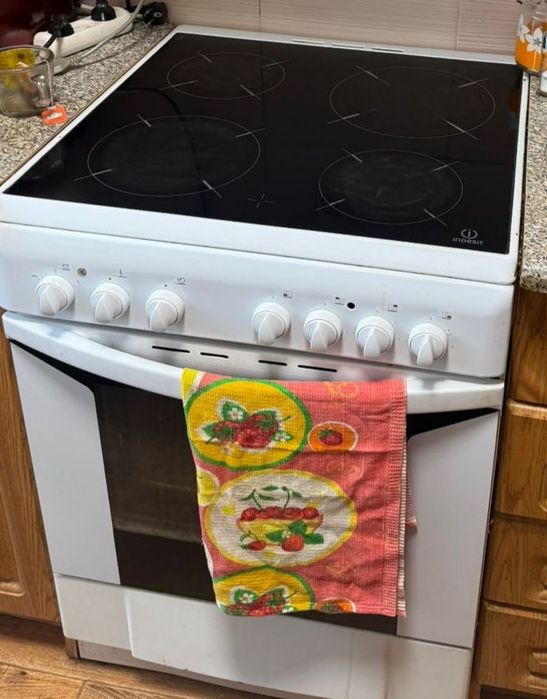 Продам плиту, Керамика+вытяжка