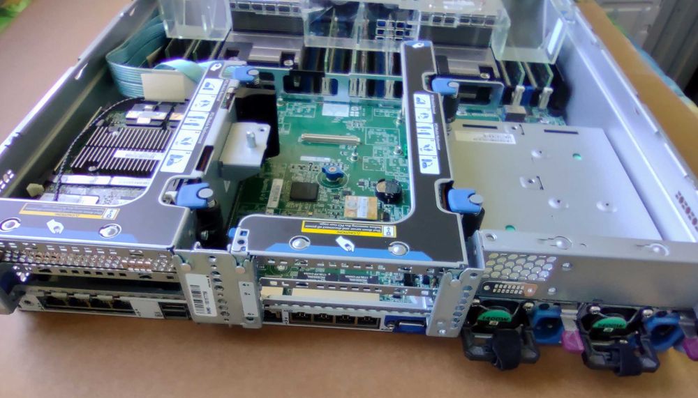 Сървър HPE DL380 Gen9 12 LFF Xeon Е5-2660v4 14C 2.2-2.9GH 32GB P440ar