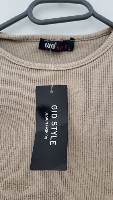 Tricou nou cu eticheta