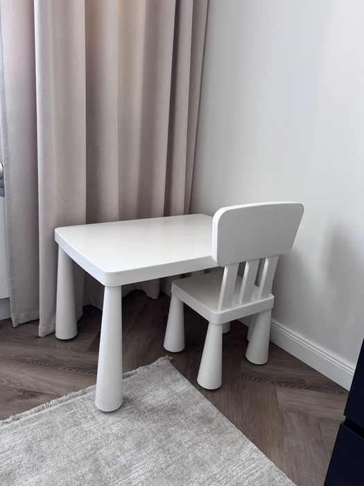 Продается стол со стулом ikea
