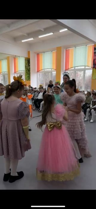 Подрам шикарное платье размер 120-130