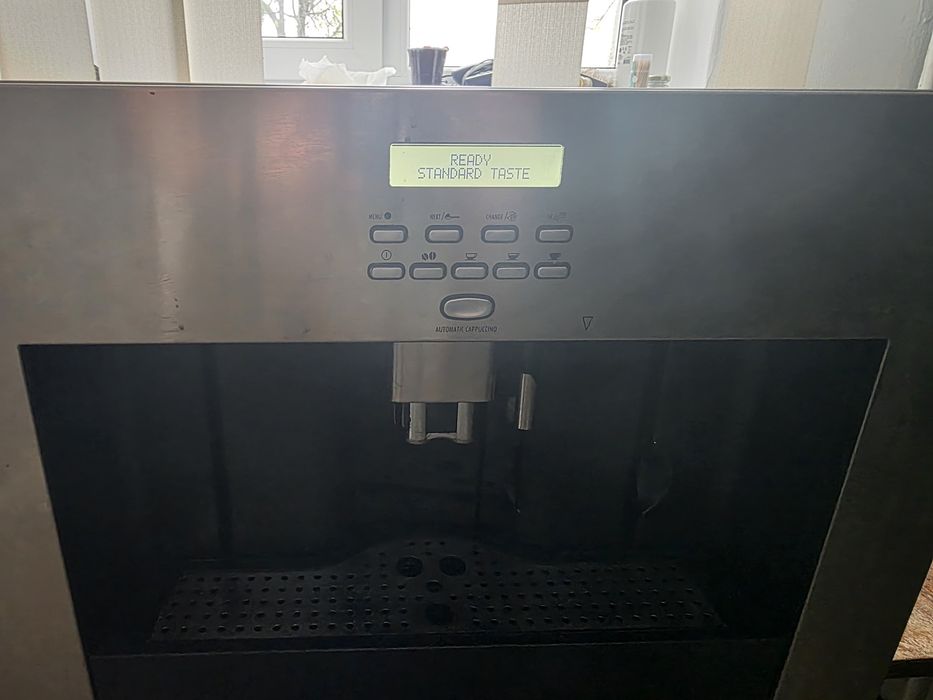 Vând expresor de cafea Gorenje incorporabil în mobilă