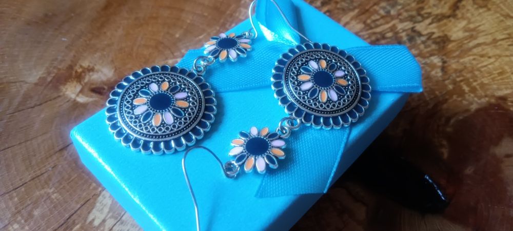 Винтидж комплект бижута в кралски стил за жени, елегантни ажурни обеци от цинкова сплав с многослойна висулка, моден аксесоар за ежедневно носене и по