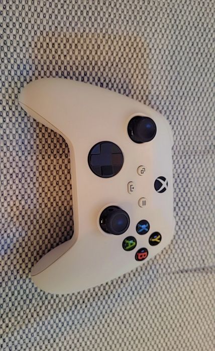 Vând x box series S limited edition DOAR CU O MANETA !!!!!