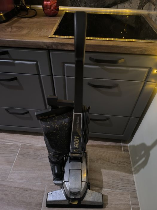 Прахосмукачка Кирби G2001