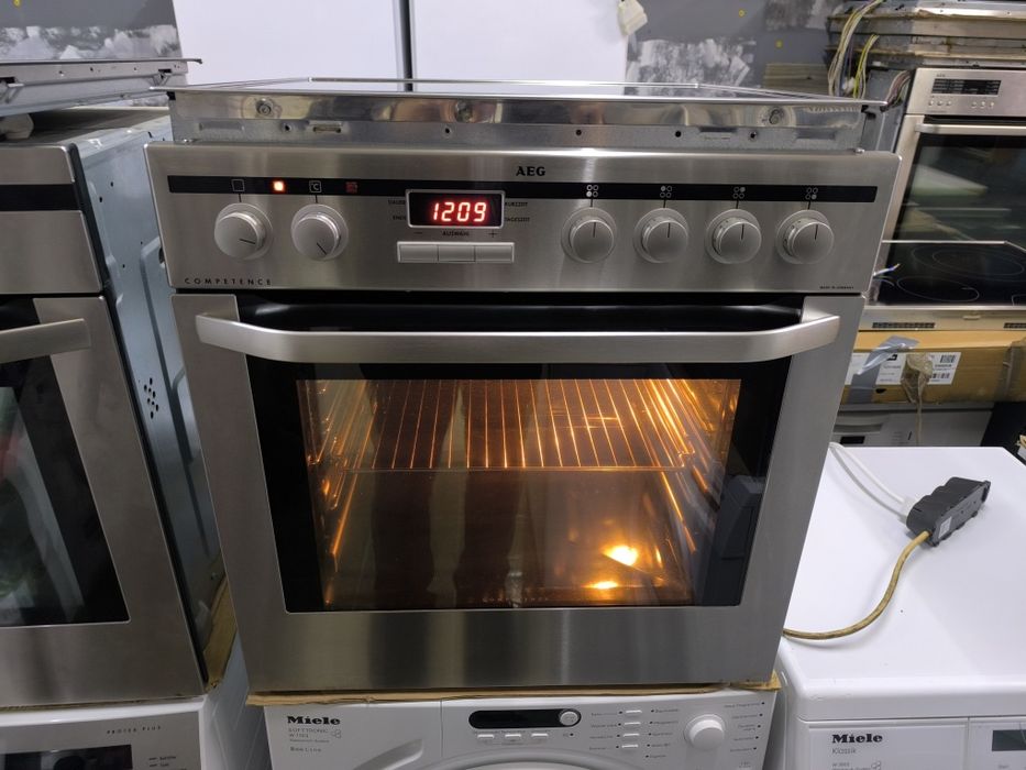 Фурна с котлони AEG E33512-4-M - 8 Функци с вентилатор Топ оферта