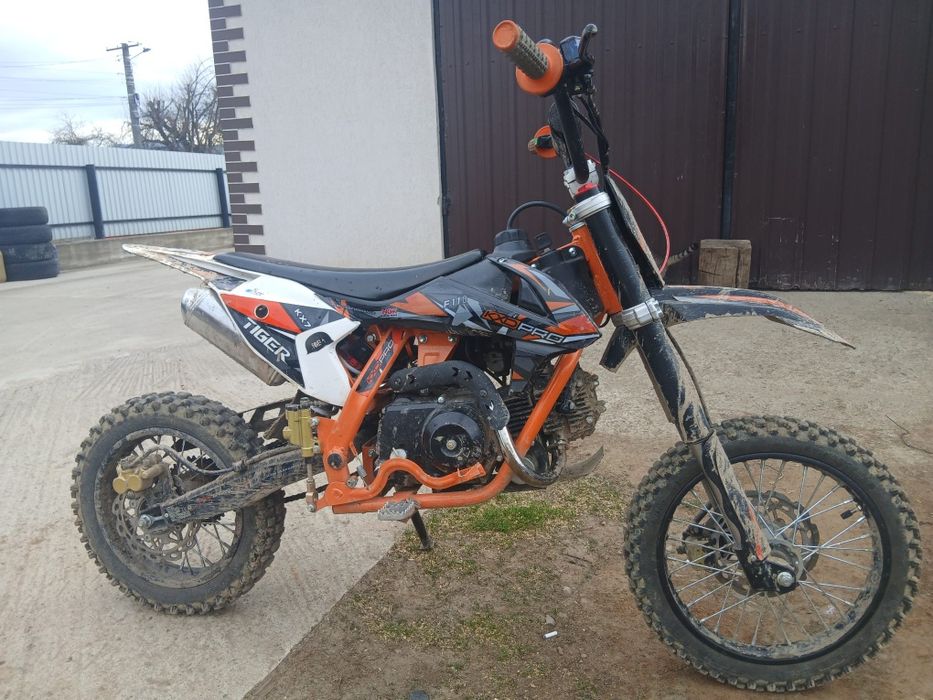 Vând cross 125cc kxd