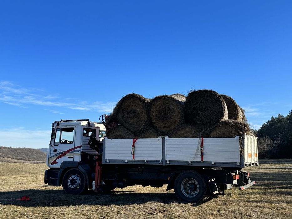 Траснпортни услуги: камион със самосвал с кран