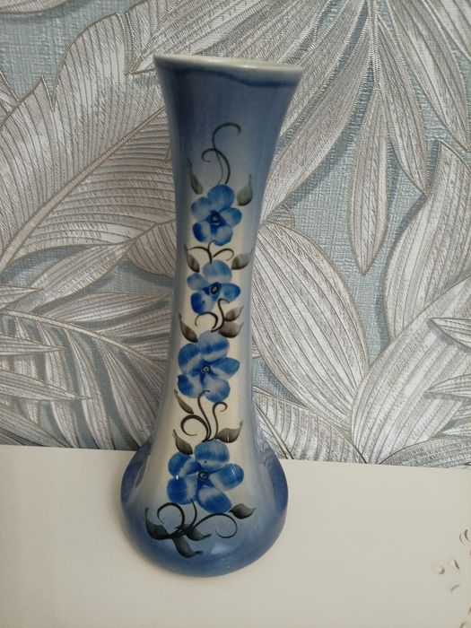 Винтажные вазы цветное стекло