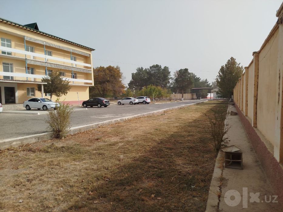 Yer sotiladi 3 qavatli bino bilan Продается земля с 3х этажным зданием